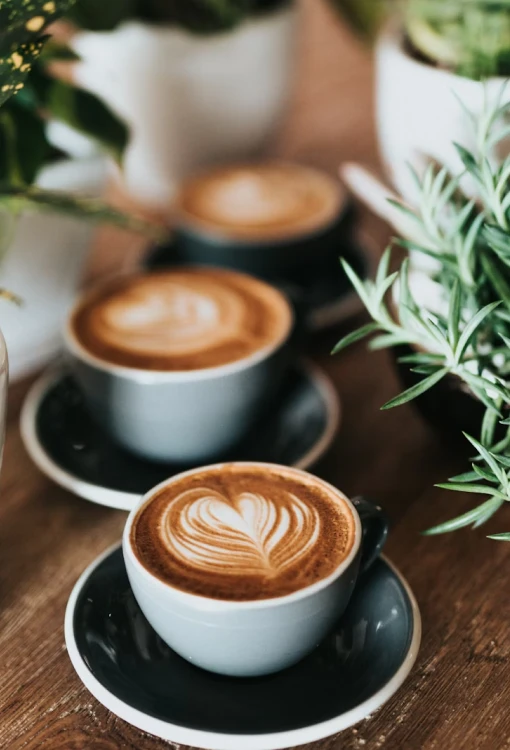 Suasana meja kopi untuk kerja